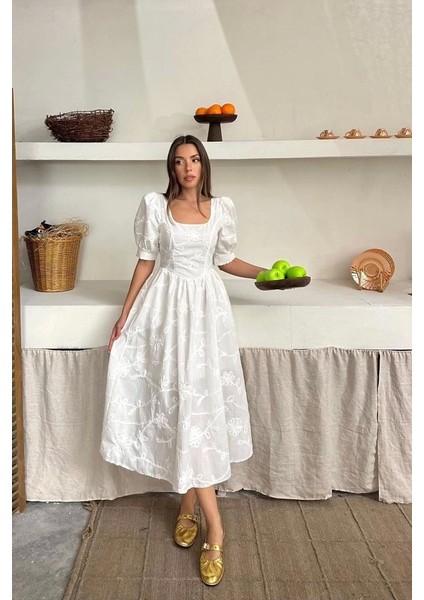 Beyaz Balon Kollu Brode Elbise fiyatları