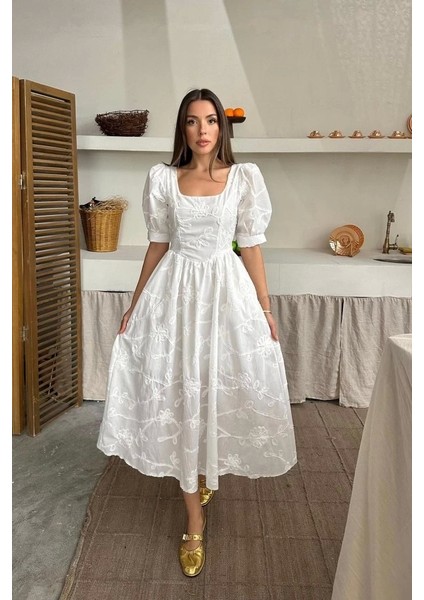 Beyaz Balon Kollu Brode Elbise modelleri