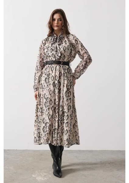 Yılan Desen Uzun Yaka Detaylı Elbise - Krem-Siyah fiyatları