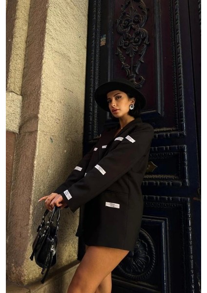 Siyah Etiket Detaylı Ceket modelleri