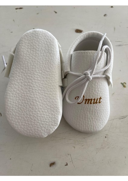Bebeğinize Özel Beyaz Bağcıklı Ayakkabı fiyatları