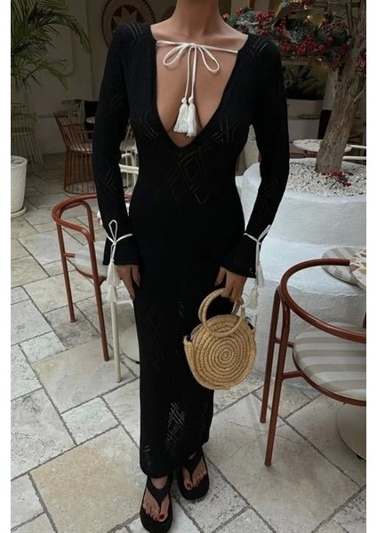 Püskül Bağcık Detaylı V Yaka Ajurlu Elbise 2850 modelleri