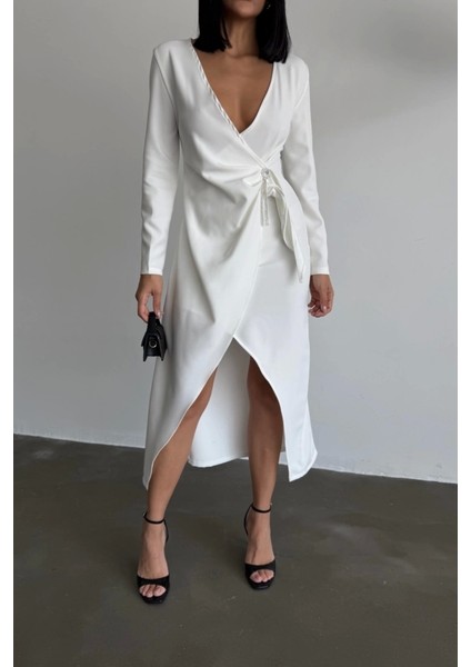 Kruvaze Broş Detaylı Elbise - Beyaz fırsatları