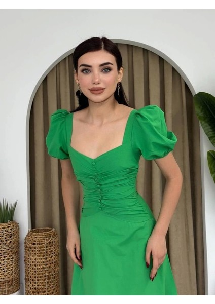Kare Yaka Düğmeli Elbise