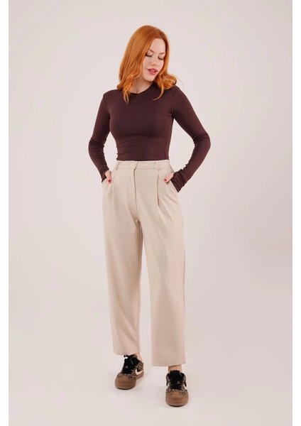 Kapama Cep Detaylı Krem Pantolon fırsatları