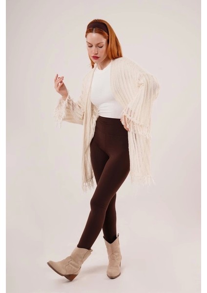 Püskül Detaylı Delikli Model Krem Hırka modelleri