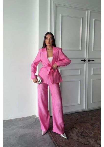 Pembe Beli Kuşaklı Ceket ve Pantolon Parlak Takım