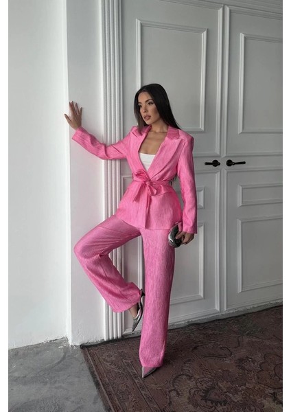Pembe Beli Kuşaklı Ceket ve Pantolon Parlak Takım fiyatları