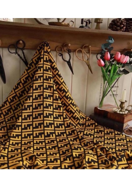 Flamlı Keten Fend•i Desenlidir Hardal Siyah Renkli