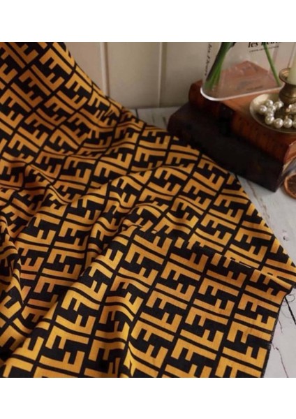 Flamlı Keten Fend•i Desenlidir Hardal Siyah Renkli