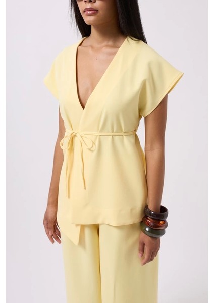 Bağcık Detay Yelek fırsatları