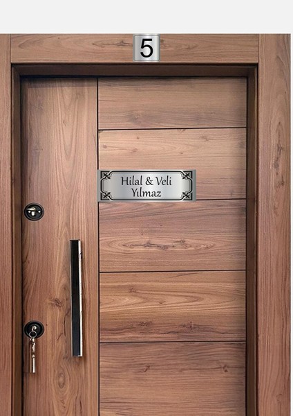 Metal Kapı Isimliği ve Numarası - Altın ve Gümüş Renk Seçenekli (15X5 cm & 5x5 Cm) modelleri