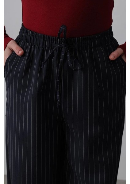 Beli Lastikli Bol Paça Pantolon - Lacivert-Beyaz fırsatları