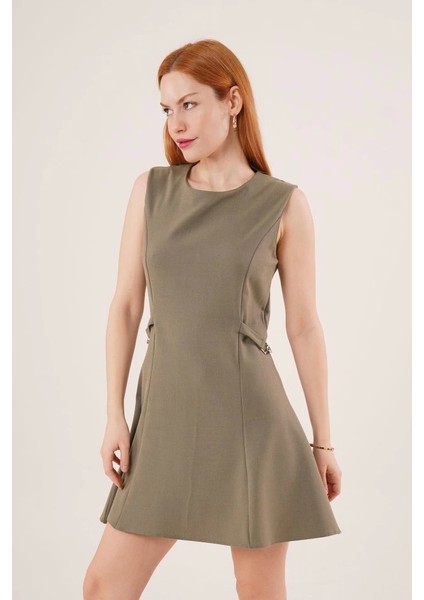 Yanları Zincir Detaylı Sıfır Kol Haki Mini Elbise fırsatları