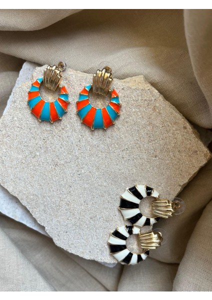 Siyah Beyaz Renkli Küpe modelleri