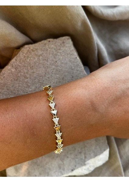 14K Taşlı Örüntü Üçgen Bileklik modelleri