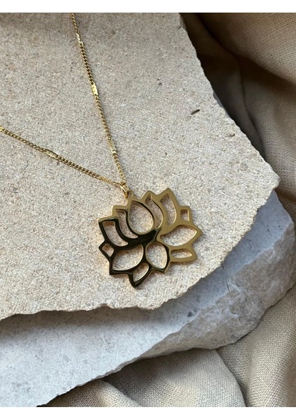 Altın Renkli Lotus Uçlu Kolye