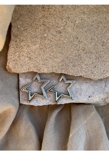 Taşlı Gümüş Renkli Yıldız Küpe