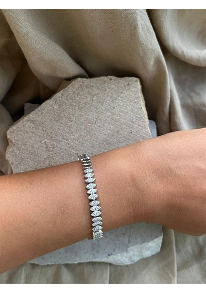 14K Gümüş Renkli Oval Dizilimli Taşlı Bileklik fiyatları