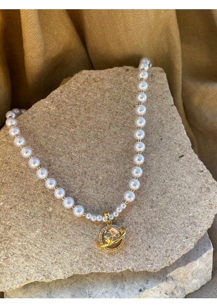 Inci Taş Dizilimli Gezegen Uçlu Kolye