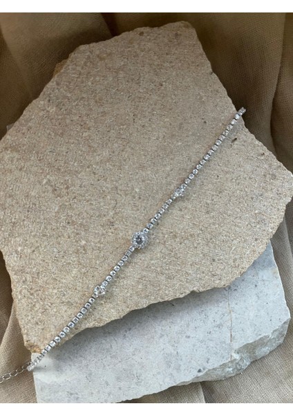 Taşlı Gümüş Renkli Ince Bileklik fiyatları