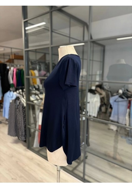 Kadın Türlü Viskon Kumaş Yırtmaç Detaylı Bluz indirimleri