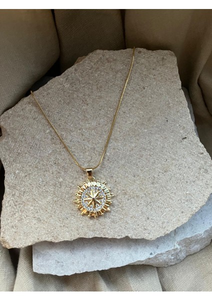 Taşlı ve Yıldız Uçlu Kolye