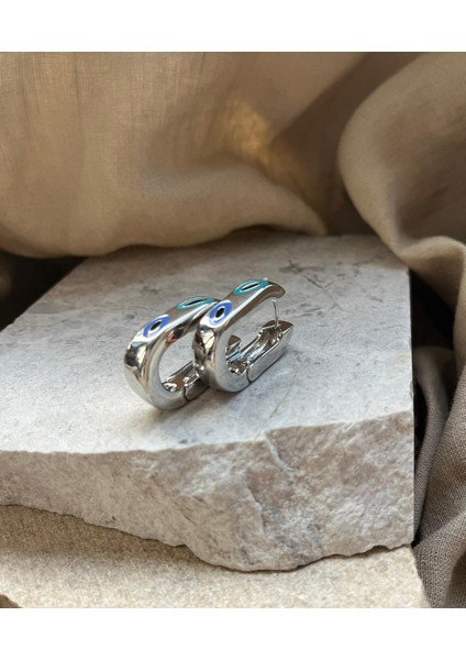 Gümüş Renkli Gözlü Oval Küpe