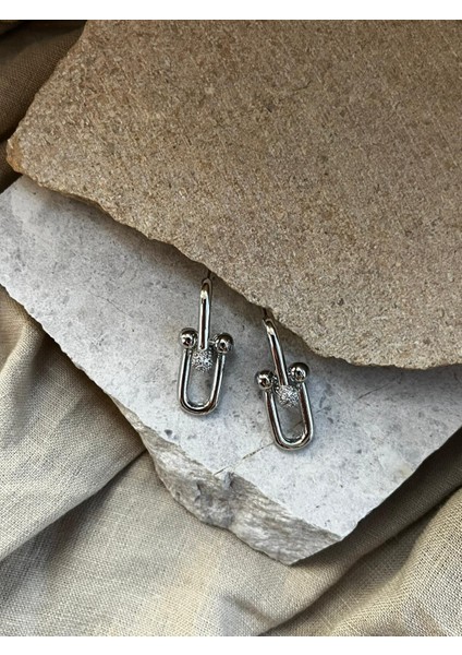 Gümüş Renkli Geçmeli Zincir Küpe