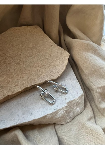 Gümüş Renkli Geçmeli Zincir Küpe fiyatları