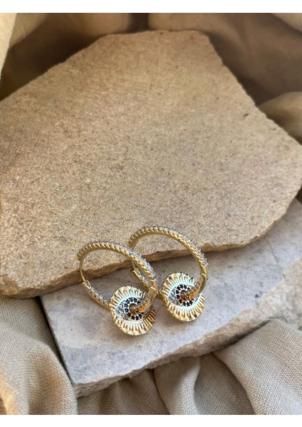 Altın Renkli Göz Detaylı Küpe