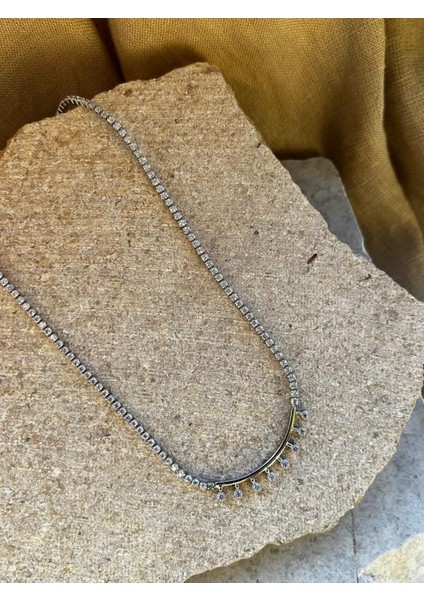 Taş Dizili Taş Uçlu Gümüş Renkli Kolye