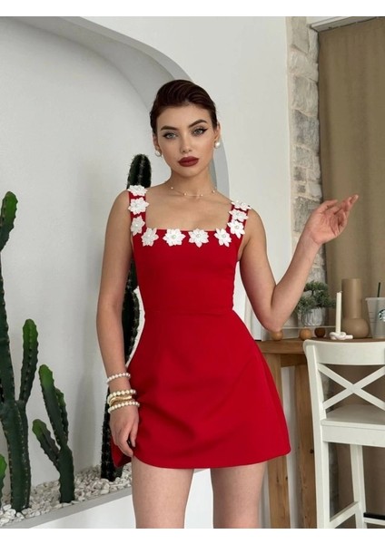 Alyosa Çiçek Detaylı Elbise