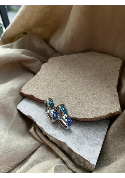 Gümüş Renkli Gözlü Kalp Küpe fiyatları