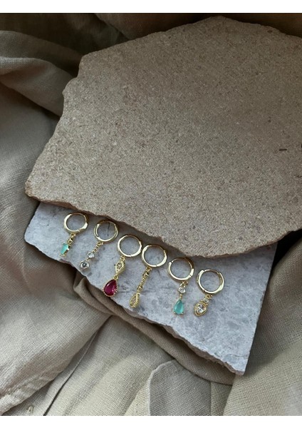 Taş Detaylı Altılı Küpe