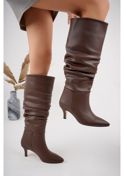 Uzun Kadın Deri Çizme - Kadın Kahverengi Büzgülü Diz Altı Çizme – Ince Topuklu Şık Kışlık Bot modelleri