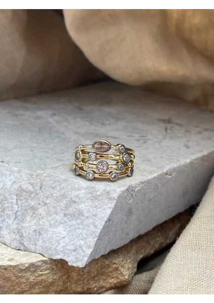 Yüzük Çok Taşlı