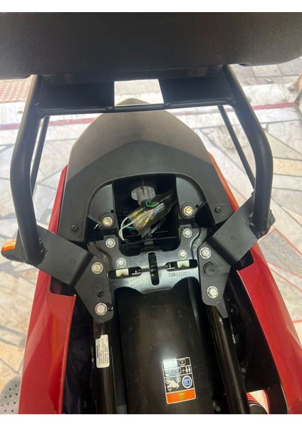 Cb 125 F 2024 Çanta Demiri