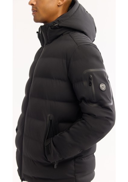 Erkek Siyah Kapüşonlu Kaz Tüyü Su İtici Rüzgar Geçirmez -10°C Dayanıklı Şişme Mont A52Y6067