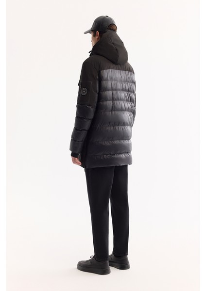 Erkek Siyah Kapüşonlu Su İtici Rüzgar Geçirmez -10°C Dayanıklı Uzun Şişme Mont A52Y6125