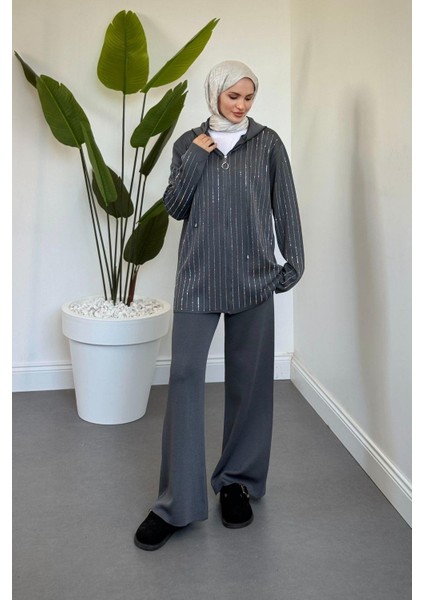 Verona Taşlı Fermuarlı Kapüşonlu Takım Füme