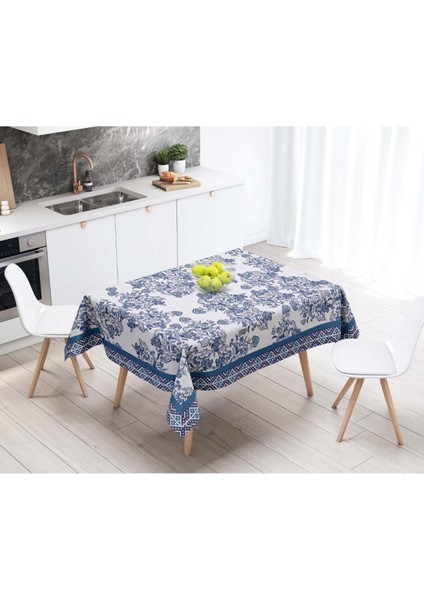 Blue Flowers Masa Örtüsü