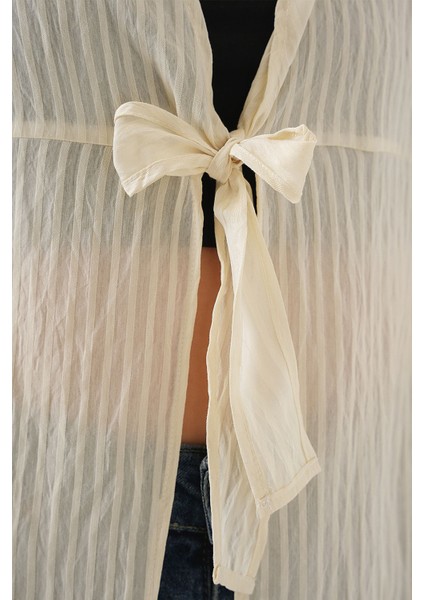 Kadın BDART Fiyonk Bağlamalı Sırsız V-Yaka Bluz Krem Doğal indirimleri