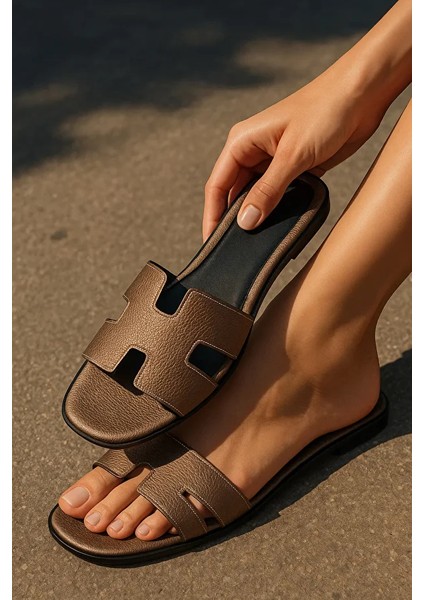 Hermes Modeli Önü Yanı Açık Kadın Terlik Dış Mekan ve Ev Terliği