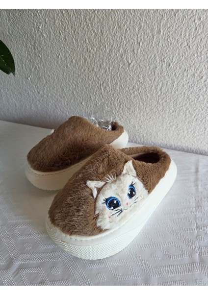 Kadın Kedili Peluş Rahat Ev Terliği 25BNT133