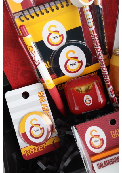 Dekomus Gıft Box Özel Kutulu Galatasaray "aslanın Gücü" Kırtasiye Seti Post-It,3d Stıcker,uçlu Kalem,aırpods Kalemtraş
