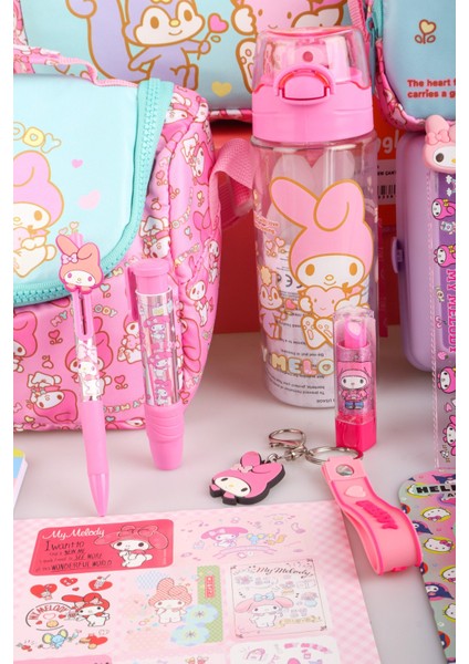 Dekomus Ile Yeni Sezon Lisanslı My Melody&best Frıends "melopınk Koleksiyonu" Full Kırtasiye Seti Okul,kalem ve Termoslu Beslenme Çantası Ile 500 ml Matara,beslenme Kutusu "dekomus Cep Defteri Hediyeli" fiyatları