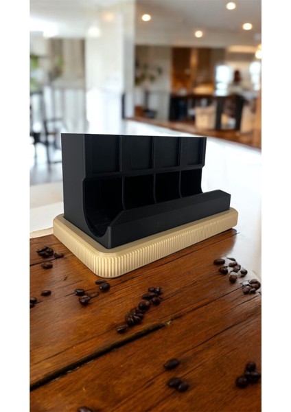 Dörtlü Kahve Kapsül Standı, Kahverengi Tablo ile Şık ve Kullanışlı Tasarım