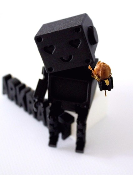 Minimalist Kalpli Masa Robotu