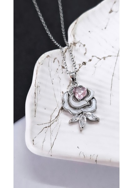 Pembe Taşlı Gül Figürlü Çelik Kolye fırsatları